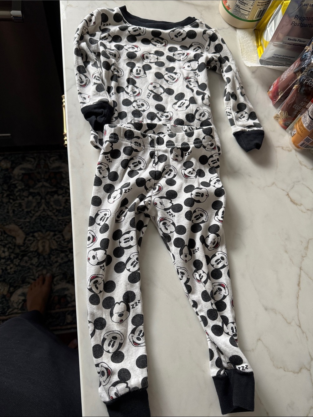 Mickey Mouse Amazon pajama set 2t